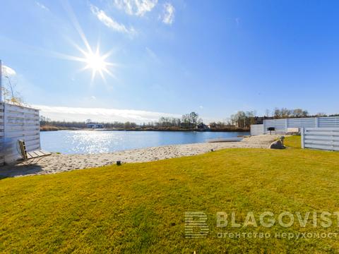 дом по адресу с. Лесники, Ватутина пер., 1