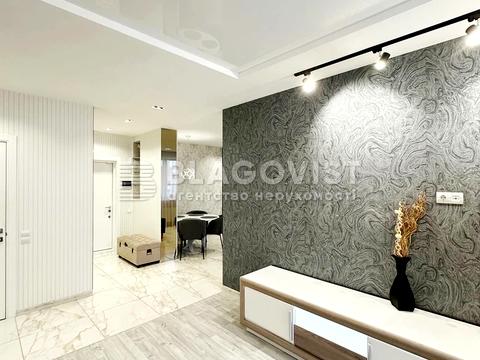 квартира по адресу Софии Русовой ул., 5