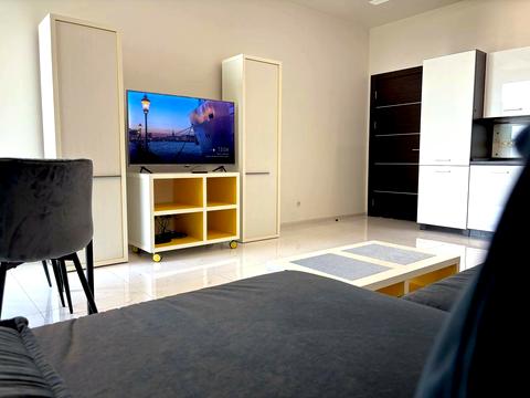 квартира за адресою Дніпровська набережна вул., 14-Б