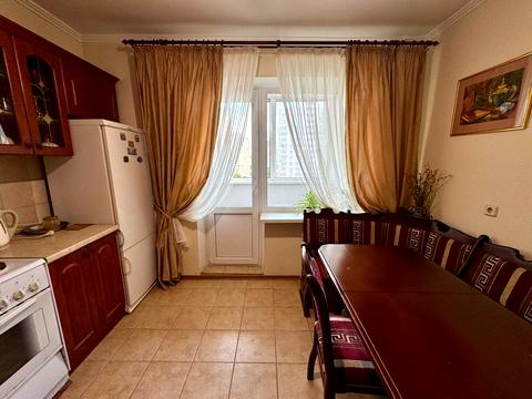 квартира за адресою Київ, Драгоманова вул., 8-А