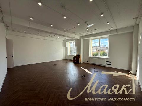 коммерческая по адресу Крещатик ул., 16