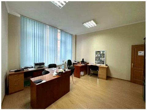 комерційна за адресою Федора Ернста вул., 16-В
