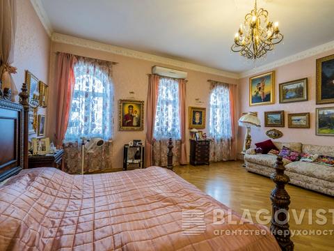 комерційна за адресою Набережно-Хрещатицька вул., 19/21