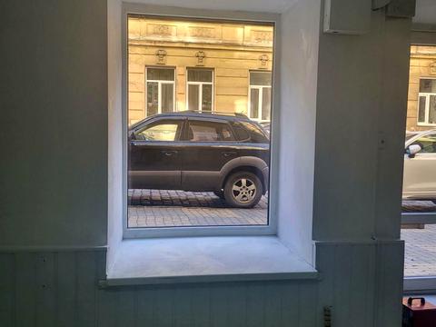 комерційна за адресою Глибока вул., 10
