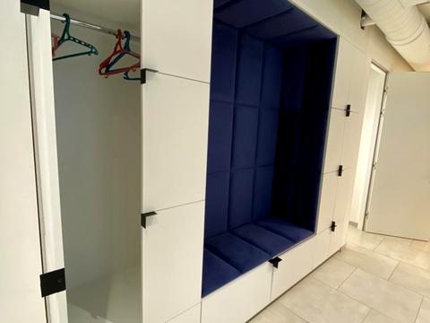 комерційна за адресою Авіаконструктора Антонова вул., 2-Б