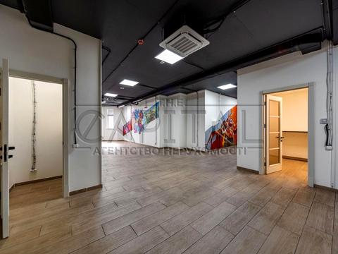 комерційна за адресою Жилянська вул., 118