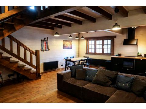 будинок за адресою Вишнева