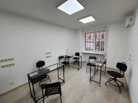 комерційна за адресою Левандовська вул. (Аніщенка), 14