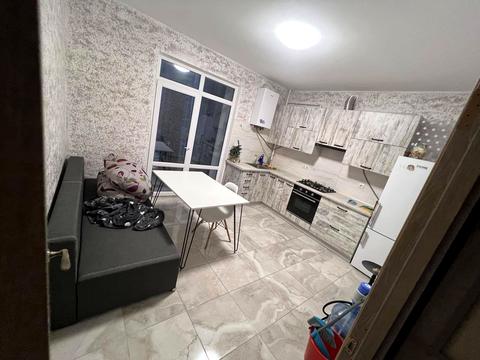квартира за адресою Андрія Мельника вул., 10