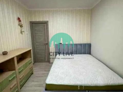 квартира за адресою Василя Симоненка вул., 5