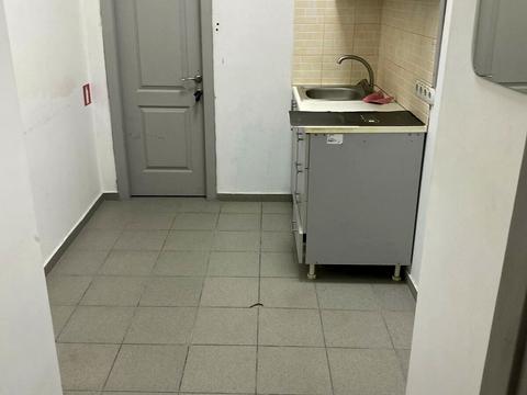 комерційна за адресою Дмитра Яворницького просп. (Карла Маркса), 68