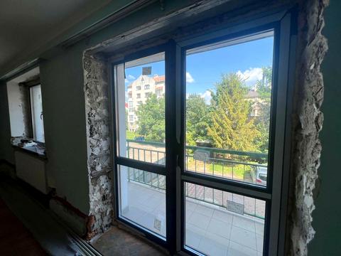 комерційна за адресою Чорновола вул., 157