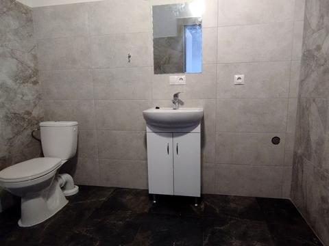 комерційна за адресою Міклоша Берчені вул., 86