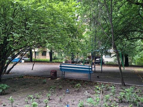 квартира за адресою Лаврська вул. (Січневого Повстання), 4