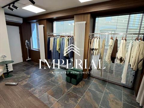 комерційна за адресою Межигірська вул., 87-А