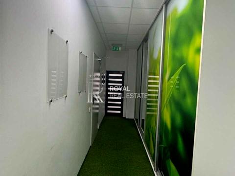 комерційна за адресою Почайнинська вул., 40