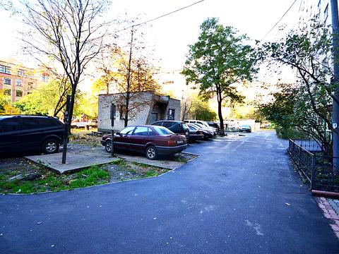 комерційна за адресою Почайнинська вул., 57/59