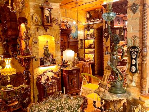 комерційна за адресою Військовий узвіз, 8