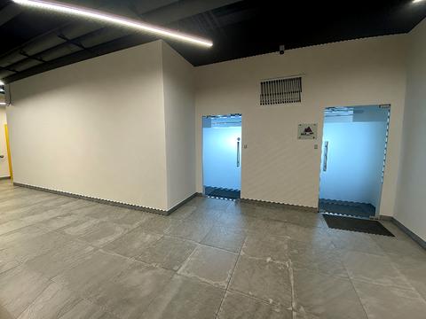 комерційна за адресою Наукова вул., 7д