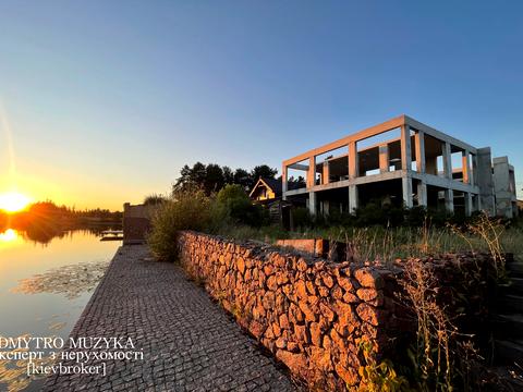 ділянка за адресою Плютовська вул.