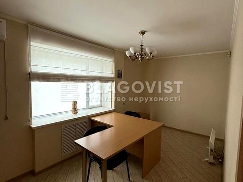 комерційна за адресою Дегтярівська вул., 28