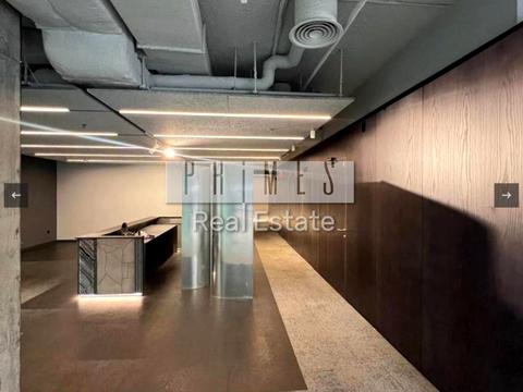 комерційна за адресою Володимирська вул., 81