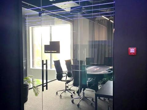 коммерческая по адресу Антоновича ул. (Горького), 74