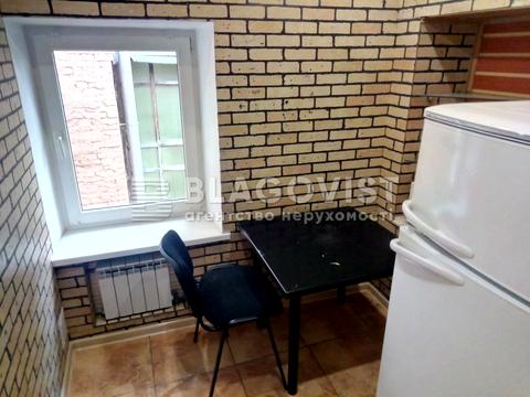 комерційна за адресою Михайлівська вул., 21