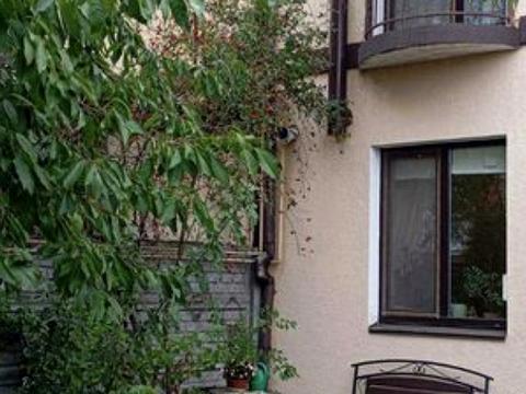 дом по адресу Українська ул.