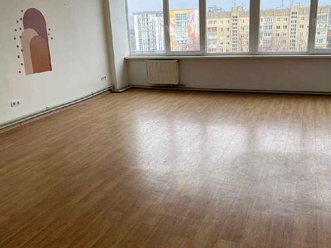 коммерческая по адресу Черновола просп. (700-летия Львова), 67