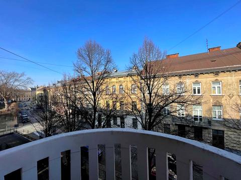 квартира за адресою Михайла Грушевського вул., 10