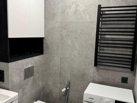 квартира за адресою Домбровського вул., 3