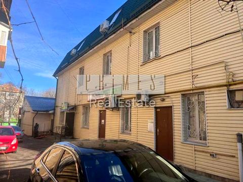 комерційна за адресою Соборна вул., 4