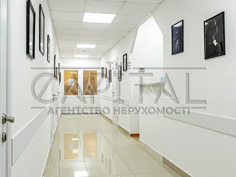 комерційна за адресою Берестейське шосе (Брест-Литовське), 1