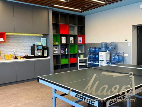 комерційна за адресою Сім'ї Прахових вул. (Гайдара), 58