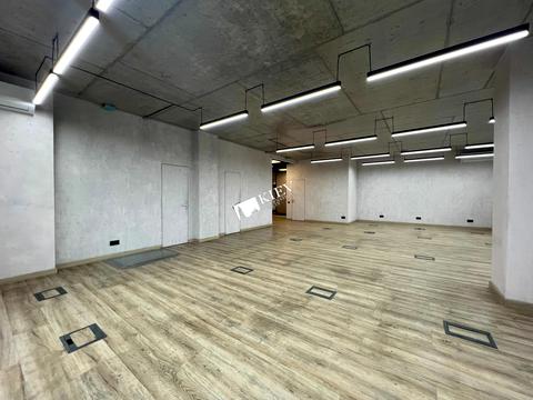 комерційна за адресою Жилянська вул., 68