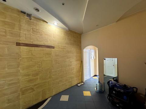 комерційна за адресою Академіка Булаховського вул., 5-В