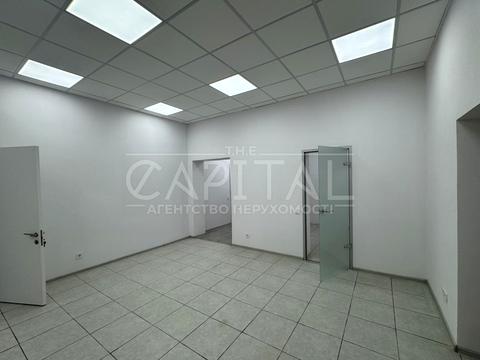 комерційна за адресою Жилянська вул., 31