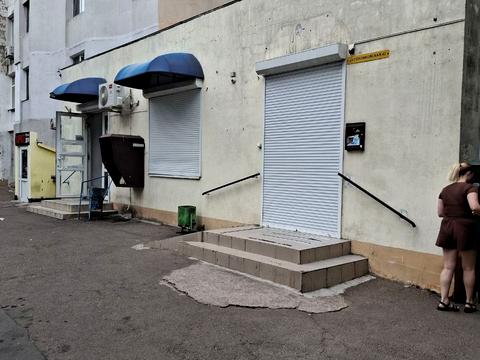 комерційна за адресою Головківська вул., 42