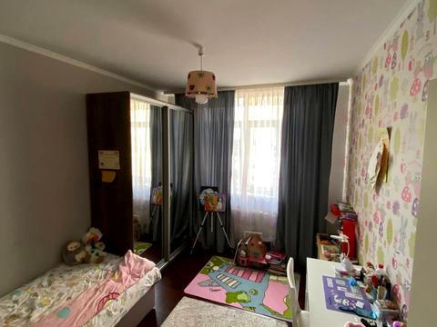 квартира за адресою Сім'ї Кульженків вул. (Петра Дегтяренка), 35