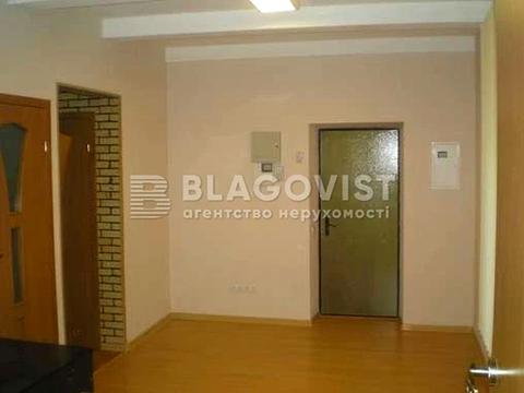 комерційна за адресою Михайлівська вул., 21