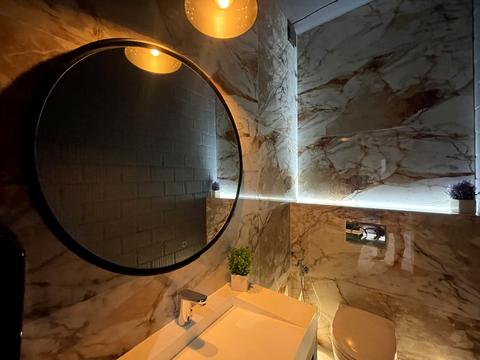 комерційна за адресою Джона Маккейна вул. (Івана Кудрі), 1