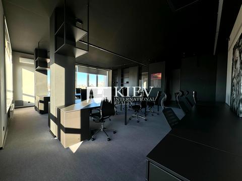 комерційна за адресою Жилянська вул., 68