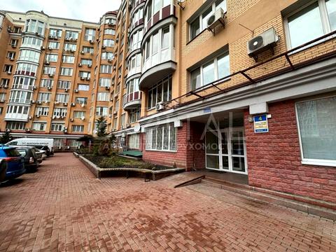 комерційна за адресою Володимира Івасюка просп. (Героїв Сталінграду), 4