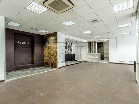 комерційна за адресою Саперно-Слобідська вул., 22