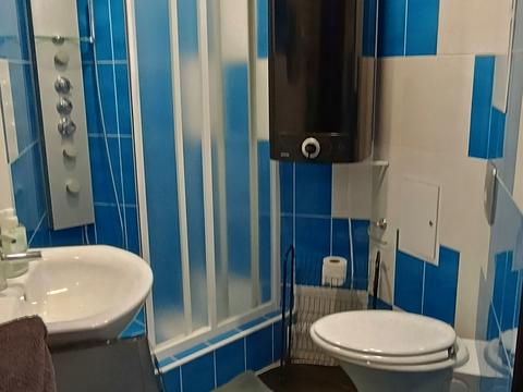 комерційна за адресою Сім'ї Стешенків, 7