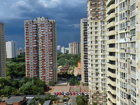квартира за адресою Анни Ахматової вул., 22