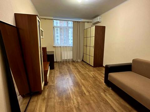квартира за адресою Сім'ї Кульженків вул. (Петра Дегтяренка), 33