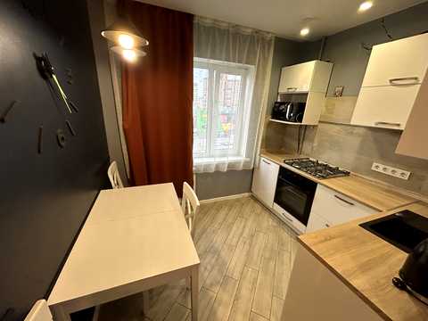 квартира за адресою Ревуцького вул., 25