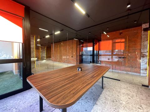 комерційна за адресою Джона Маккейна вул. (Івана Кудрі), 1